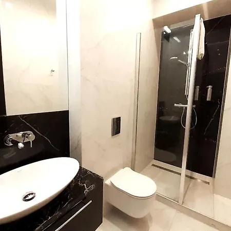 Luxury - Rakowicka R15 קרקוב